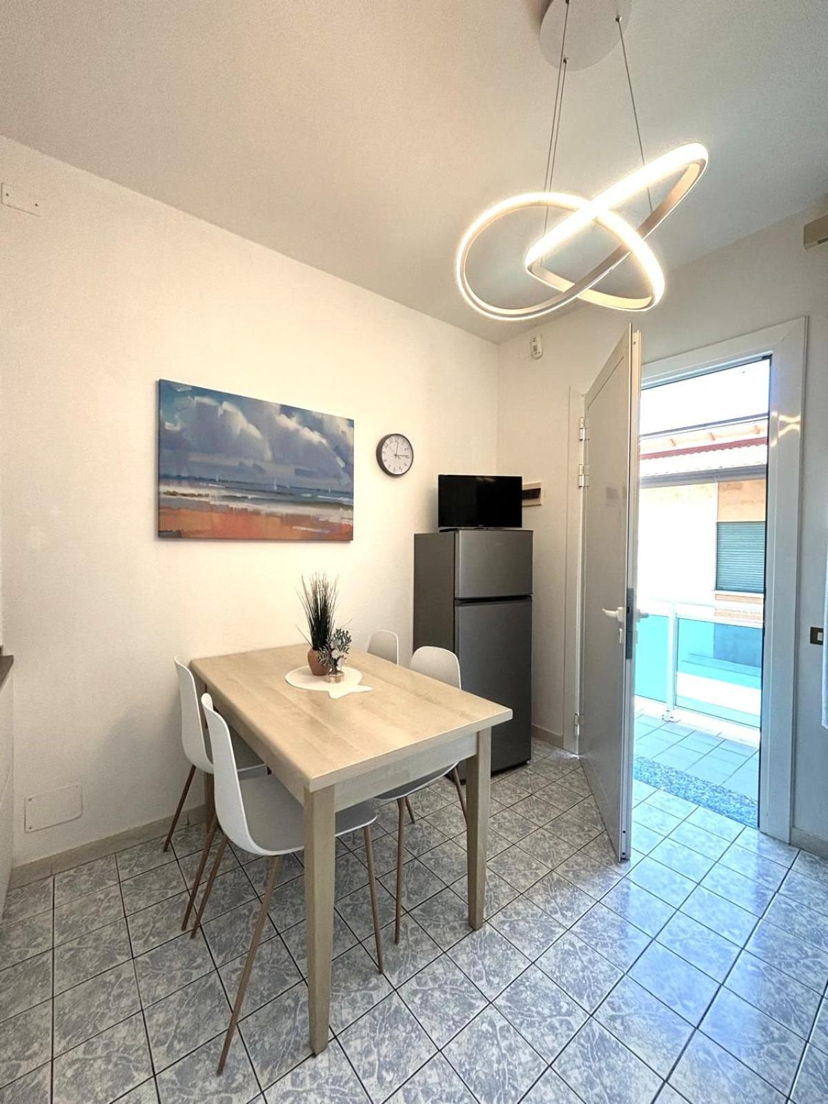Bilocali Casa De Lazzari - Piazza Brescia - Adria Holiday Jesolo - Family Apartments Eksteriør billede